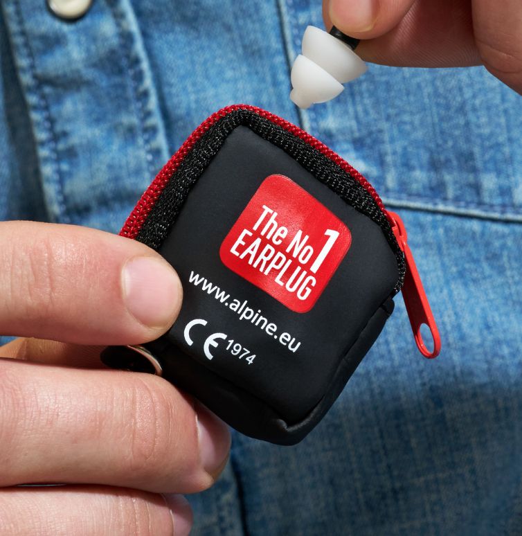 Fietsen met oordoppen