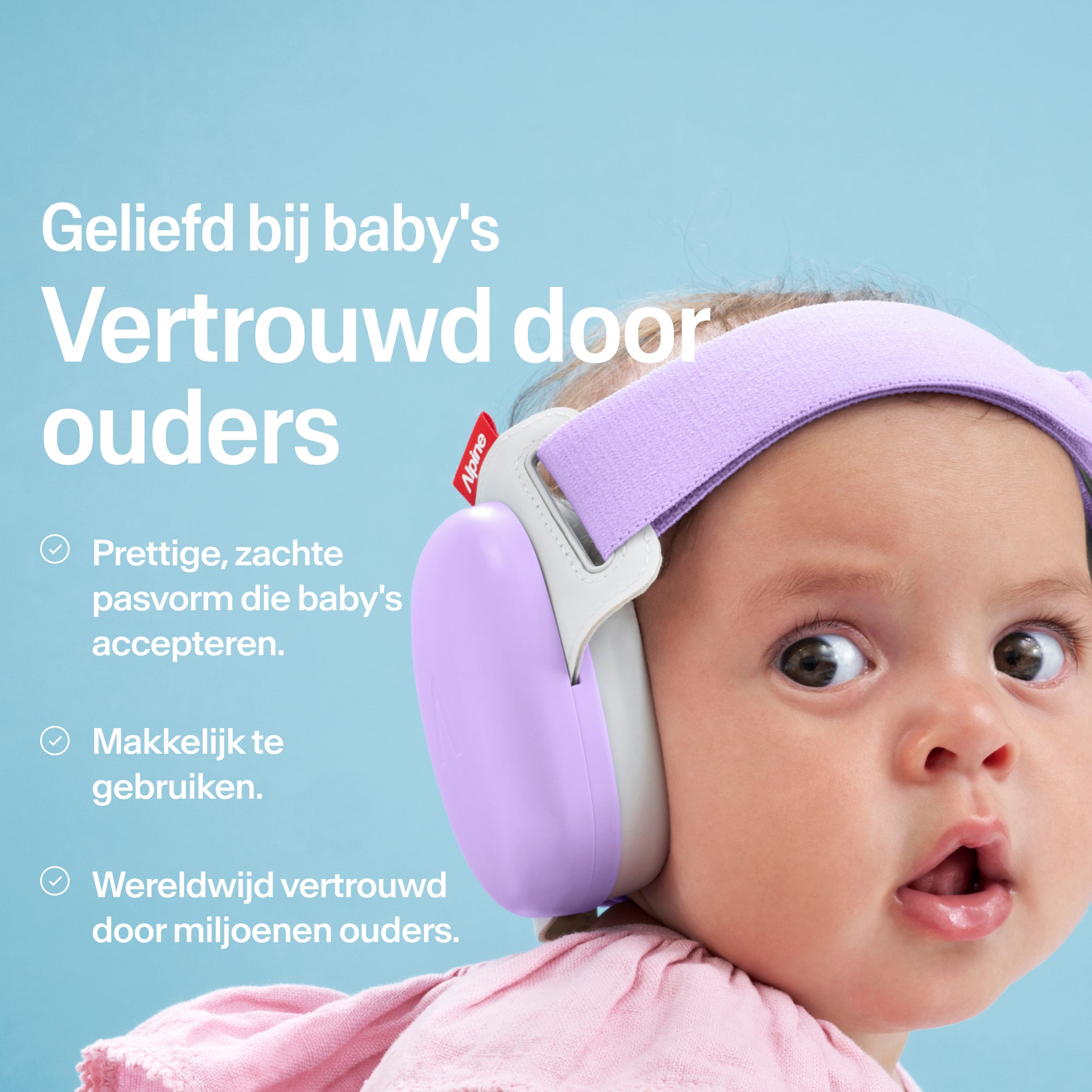 Baby draagt Alpine Muffy Baby in dawn purple op het hoofd